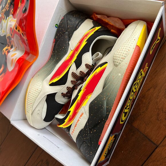 Athletic_Shoes